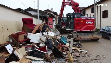 Greenpeace, "scontrino" nel fango del Friuli: "Ecco il prezzo della crisi climatica"