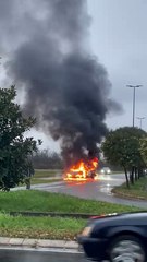 Furgone in fiamme a Villa Cortese nell'Alto Milanese