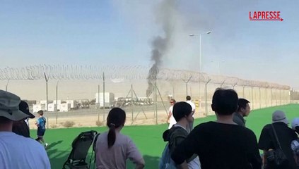 Aereo militare si schianta al Dubai Air Show: l'alta colonna di fumo nero