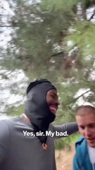 'Are You Justin Bieber?' Aspiring Artist Stunned When Pop Star Stops to Help