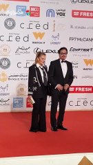 لبست بدلة زيه.. محمد رياض وزوجته رانيا محمود ياسين في ختام مهرجان القاهرة السينمائي