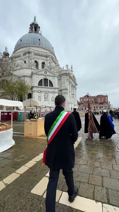 Venturini - Tantissimi veneziani oggi alla Basilica della Salute! (21.11.25)
