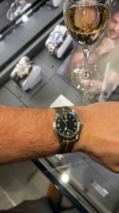 36 ou 36 ? Pour cette « petite » montre d’expédition pour esprits aventureux. #tudor #tudorranger #horlogerie #montres