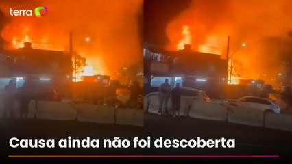 Incêndio destrói ao menos 20 casas de comunidade em São Paulo