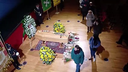 "Domani è un altro giorno si vedrà'": la voce di Ornella Vanoni alla camera ardente