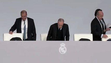 Florentino Pérez preside la asamblea general ordinaria de socios representantes del Real Madrid