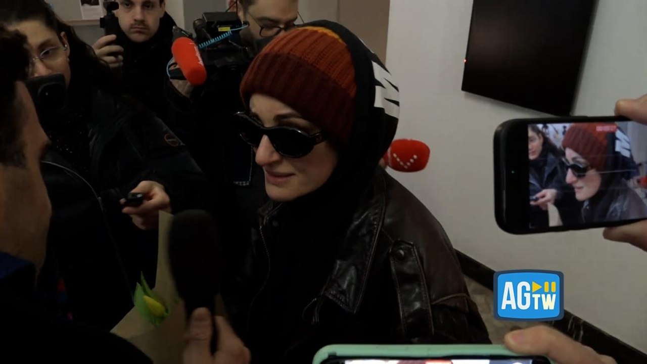 Arisa alla camera ardente per Ornella Vanoni: «Era una persona meravigliosa»