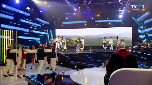 Aneta Stan si Larisa Carlugea - Ici e dealul, ici e vita - live (Petrecere cu cantec - TVR 1 - 16.11.2025)