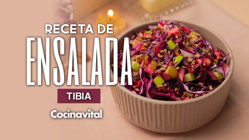 Receta de ensalada tibia de col morada y manzana