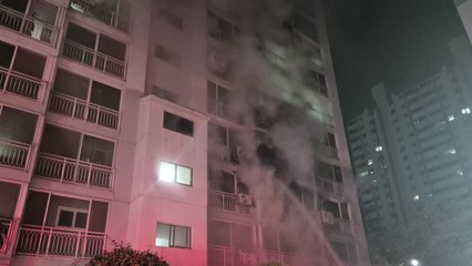 "휴대전화 바꿔줘" 집에 불 지른 여중생 구속영장 / YTN