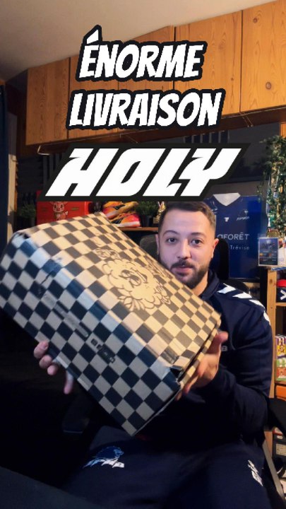 Énorme livraison Holy ! #Holy #NewCollection #Gift