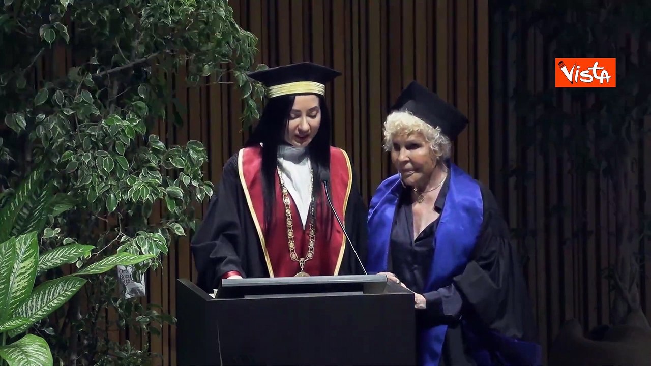 Addio a Ornella Vanoni, aveva 91 anni. A giugno prese laurea ad honorem a Milano