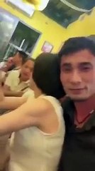 Bảo sao các anh chị tuổi này rồi vẫn thick đi họp lớp để ôn lại chuyện xưa