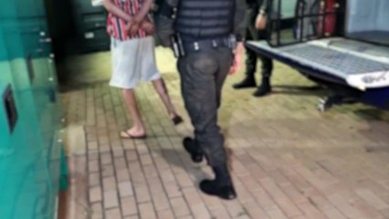 ROMU apreende pé de maconha, buchas de cocaína, dinheiro e detém jovem no Bairro Santa Cruz