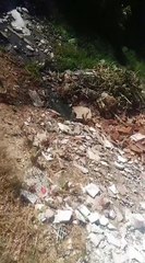 Morador solicita limpeza de canal no bairro São Sebastião, em Patos; secretário diz que população tem poluído o espaço frequentemente