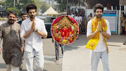 Birthday Boy Kartik Aaryan Visits Mumbai's Siddhivinayak Temple For Blessings Of Ganpati Bappa