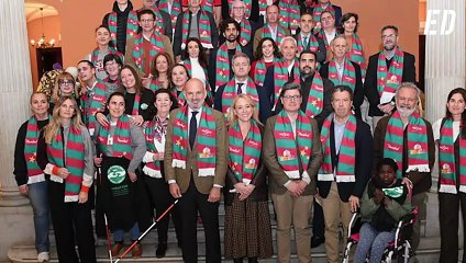 Rafael Gordillo evita fotografiarse con Caparrós en un acto celebrado en el Ayuntamiento