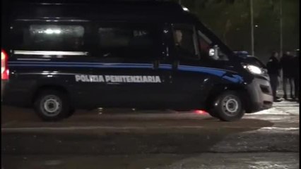 Prato, le perquisizioni al carcere della Dogaia