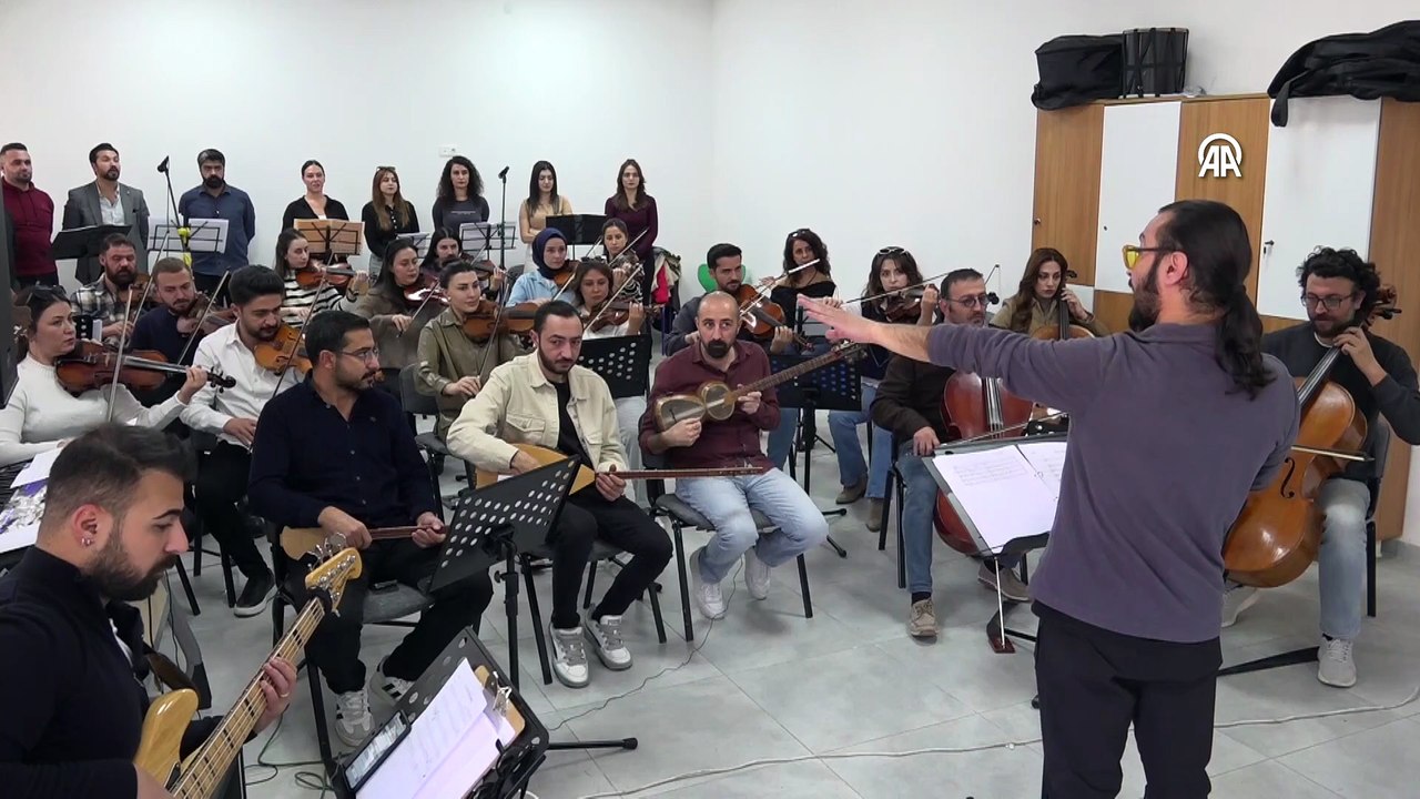 Van'da öğretmenlerden oluşan koro sahne almaya hazırlanıyor