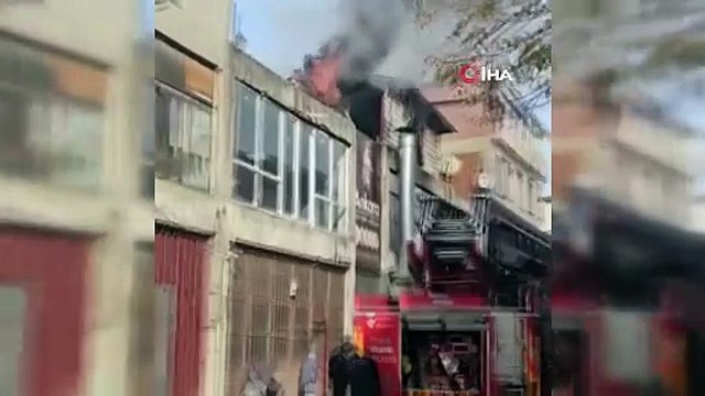 İnegöl’de mobilya imalathanesinde yangın