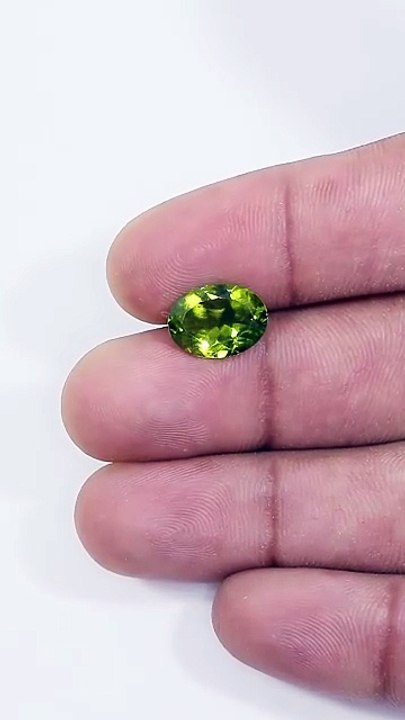 Peridot​‍​‌‍​‍‌​‍​‌‍​‍‌ Stone – A Bright Green Gem of Healing & Positivity