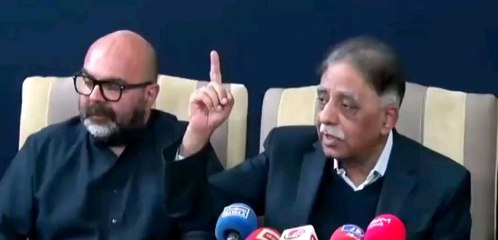 ‏ابھی IMF کی رپورٹ میں آیا ہے 5300 ارب روپے کی کرپشن ہوئی ہے۔  SIFC ڈھائ سالوں میں پاکستان میں 1بلین ڈالر کی انویسٹمنٹ بھی نہیں لایا رہنما تحریک تحفظ آئین پاکستان زبیر عمر