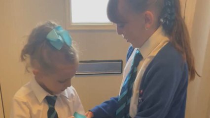 Little girls' adorable reaction when dad reveals they are going to Disneyland Paris