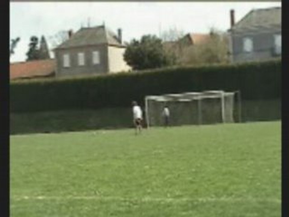 Frappes de loin