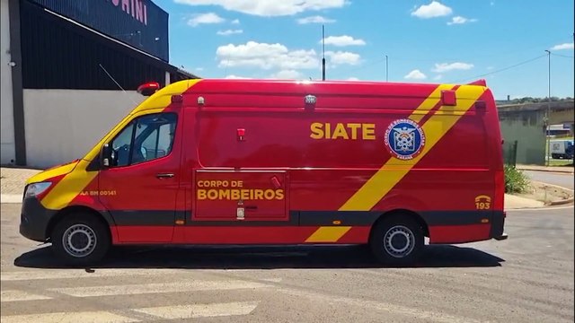 Motociclista tem fratura na clavícula após colisão com carro às margens da BR-277