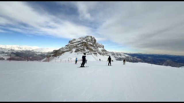 Madonna di Campiglio apre in anticipo la stagione sciistica