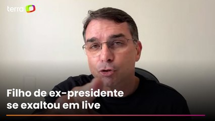 Flávio Bolsonaro mantém vigília e ataca Moraes: 'Se meu pai morrer, a culpa é sua'