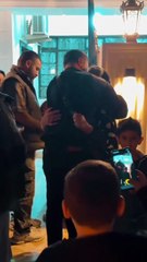 بكاء سيف نبيل لحظة لقاء والدته بعد فراق سنوات