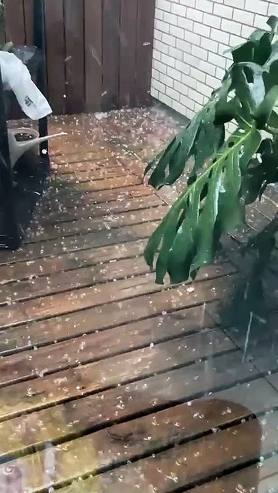 Chuva de granizo surpreende moradores na Grande Florianópolis