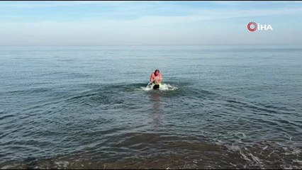 Pastırma sıcakları vatandaşı denize çekti