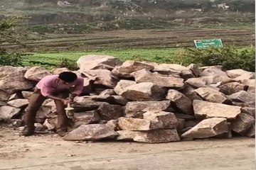 swm: नमोकार नगर में सीसी सड़क पर माफियाओं का कब्जा, प्रशासन मौन