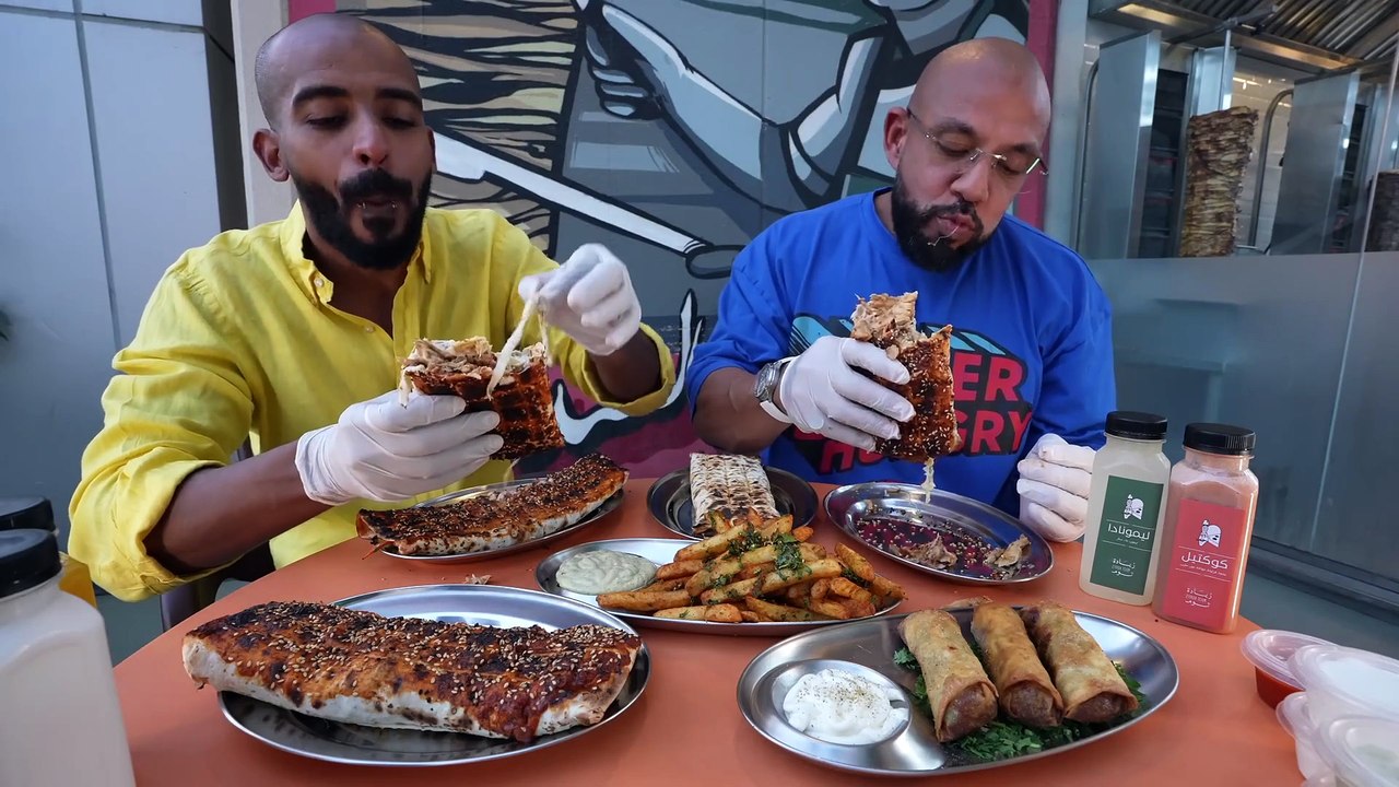 شاورما ولا مناقيش.. ولا الاثنين مع بعض 🌯 رحلة استكشاف مطاعم