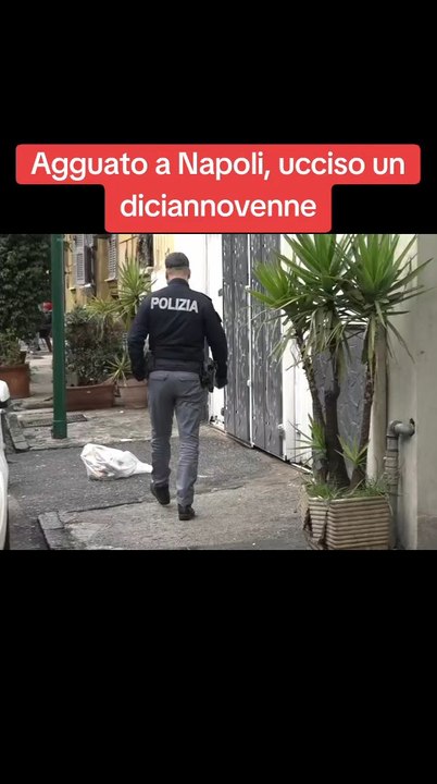 Agguato a Napoli, ucciso un diciannovenne