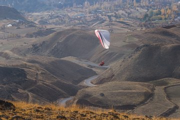 Hakkari'nin yamaçları artık çok daha renkli