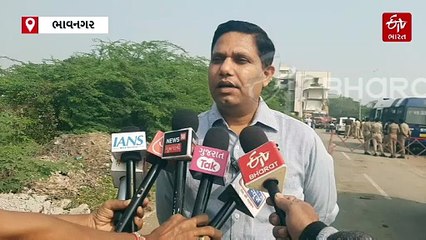 ભાવનગરમાં દબાણ હટાવવાની મોટી કાર્યવાહી, મનપાની ટીમે પોલીસ કાફલા સાથે ચલાવ્યું બુલડોઝર