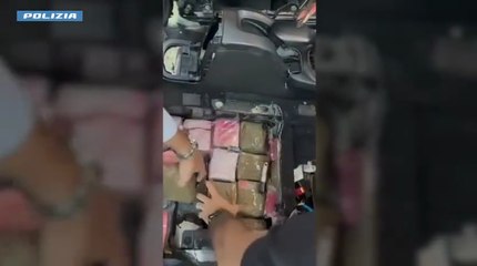 Catania, una donna guidava un'auto imbottita di droga