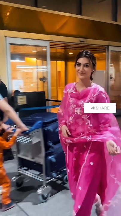 Bollywood Actress Kriti Sanon Seen at Airport 🥰