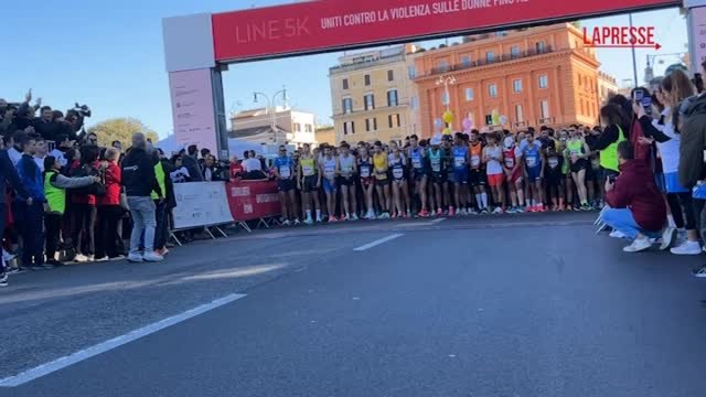 Violenza donne, a Roma la maratona «Corri Libera» con i ministri Abodi, Valditara e Roccella
