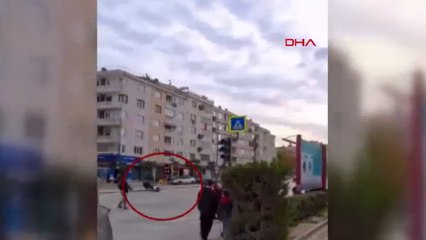 Devrilen motosikletten düşen sürücü metrelerce sürüklendi