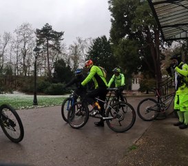 Vidéo Sortie VTT à 8 avec Neige, pluie et un petit 3 degrés 😅
