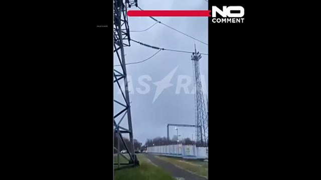 Droni ucraini colpiscono la centrale elettrica di Shatura vicino a Mosca, vasto incendio