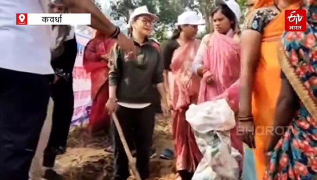 मोर गांव मोर पानी अभियान: कोरिया जिला में कलेक्टर-CEO गांव-गांव जाकर दे रहे पानी बचाने की टिप्स