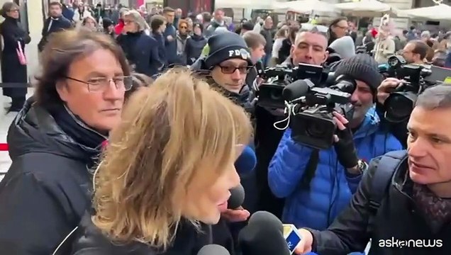 Camera ardente Vanoni, Parietti: era scomoda e affascinante