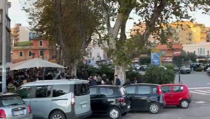 Lazio - Lecce, la protesta dei tifosi a Ponte Milvio