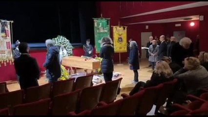 L'omaggio di Milano a Ornella Vanoni, in migliaia alla camera ardente