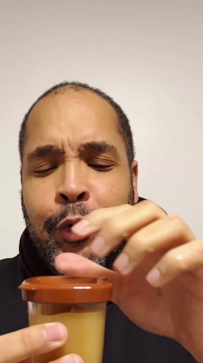 Ma femme m'a préparé une délicieuse compote de pommes Maison 🤪 #humour #parodie #degustation